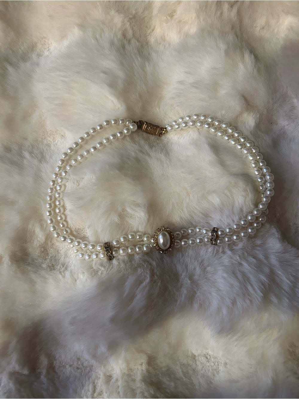 Elegant Triple-Strand Pearl Choker Necklace - White Pearls with Gold Accent